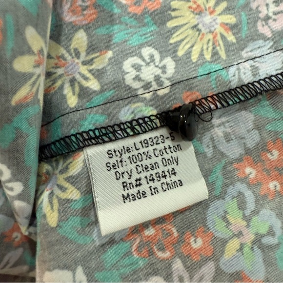 Johnny Was Blouse Risa Poplin in Black Floral - Picture 7 of 9